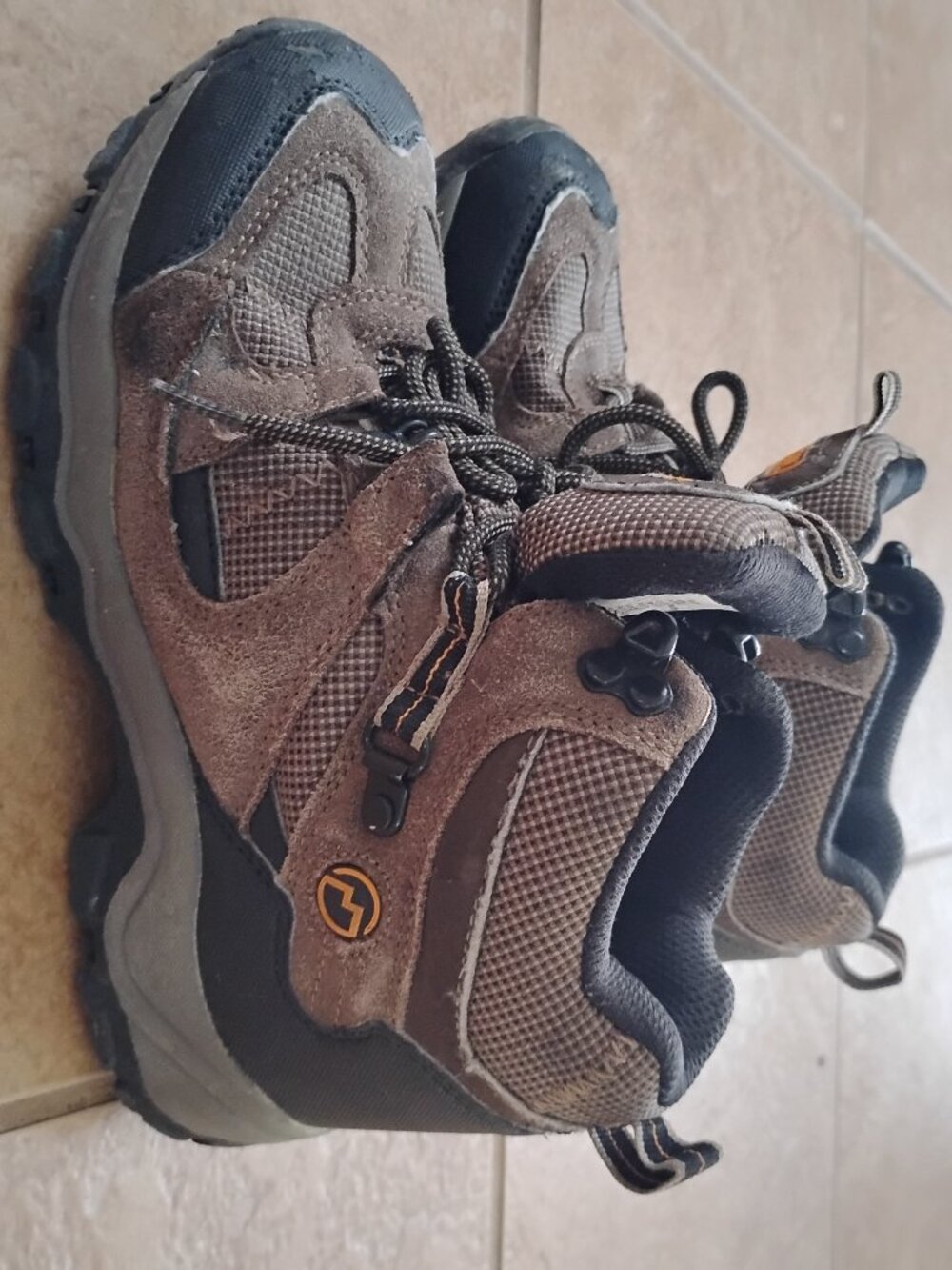 Youth Boy Boot Shoes-Size 4